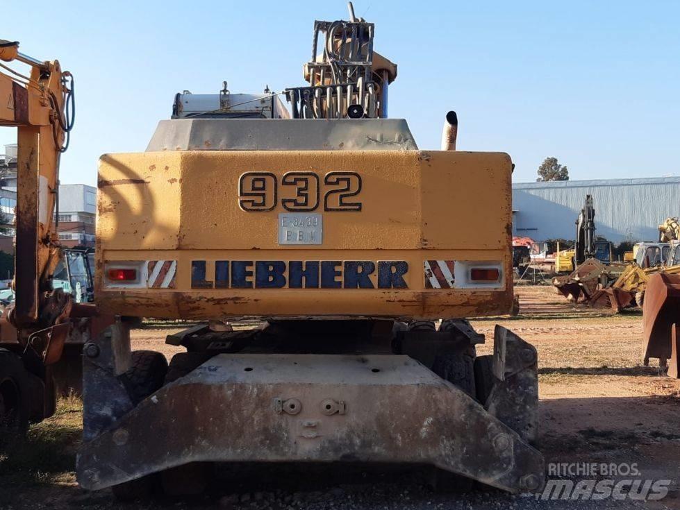 Liebherr A 932 Escavatori gommati