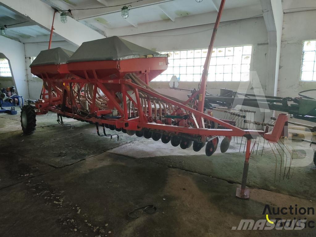 Kverneland DT-6 Perforatrici