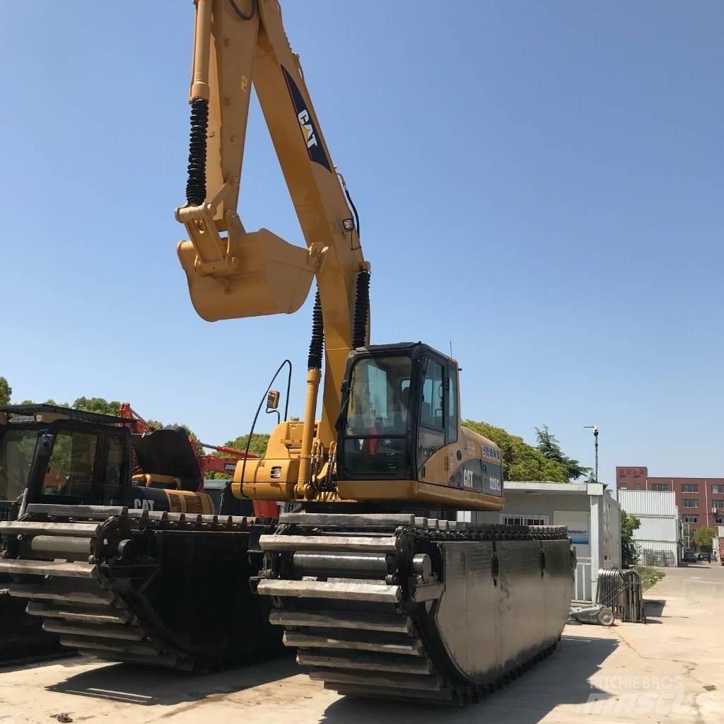 CAT 320 C L Escavatori anfibi