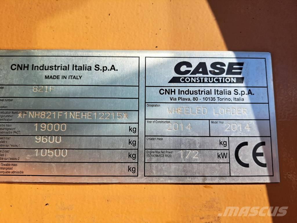 CASE 821 F Pale gommate