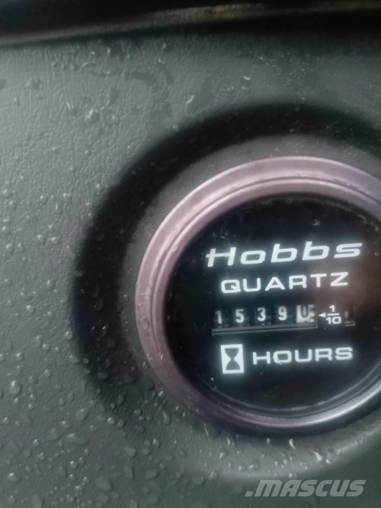 Hyundai 140W-7A Escavatori gommati