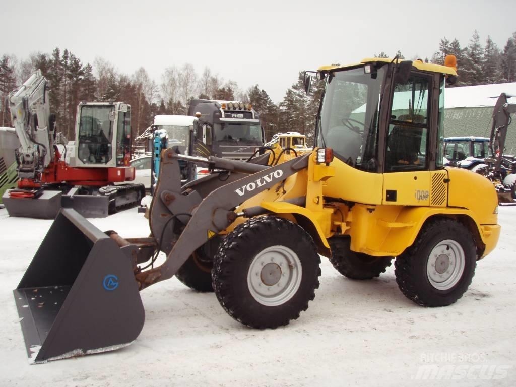 Volvo L 30 B Pro Pale gommate