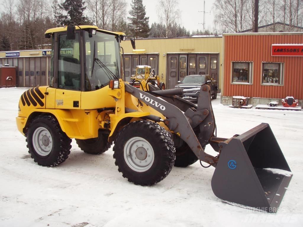 Volvo L 30 B Pro Pale gommate