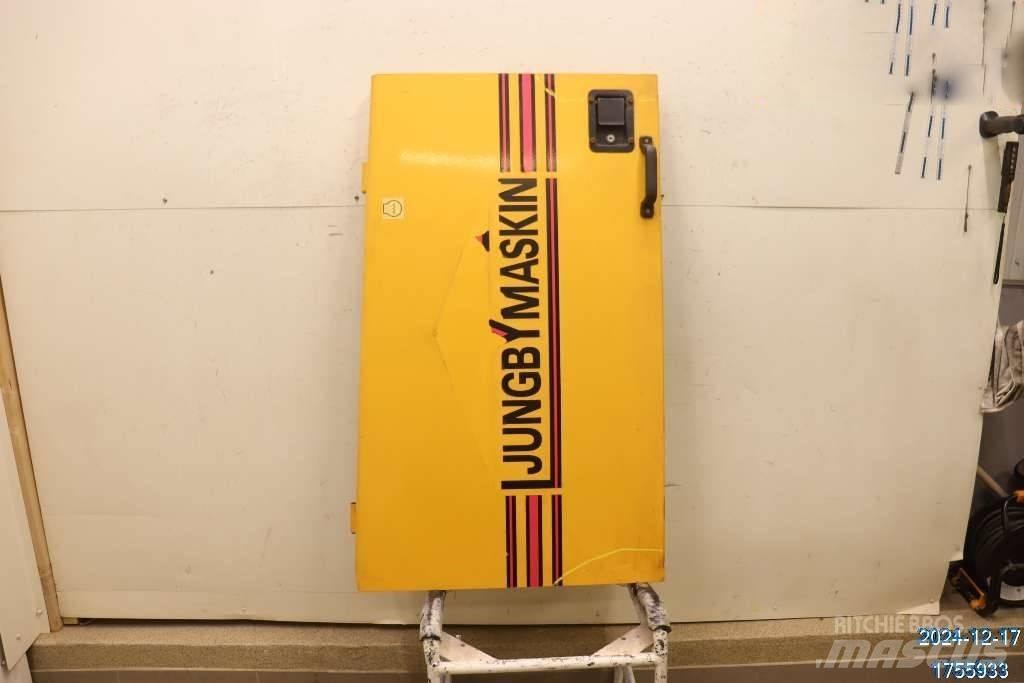 Ljungby L 12 Cabine e interni
