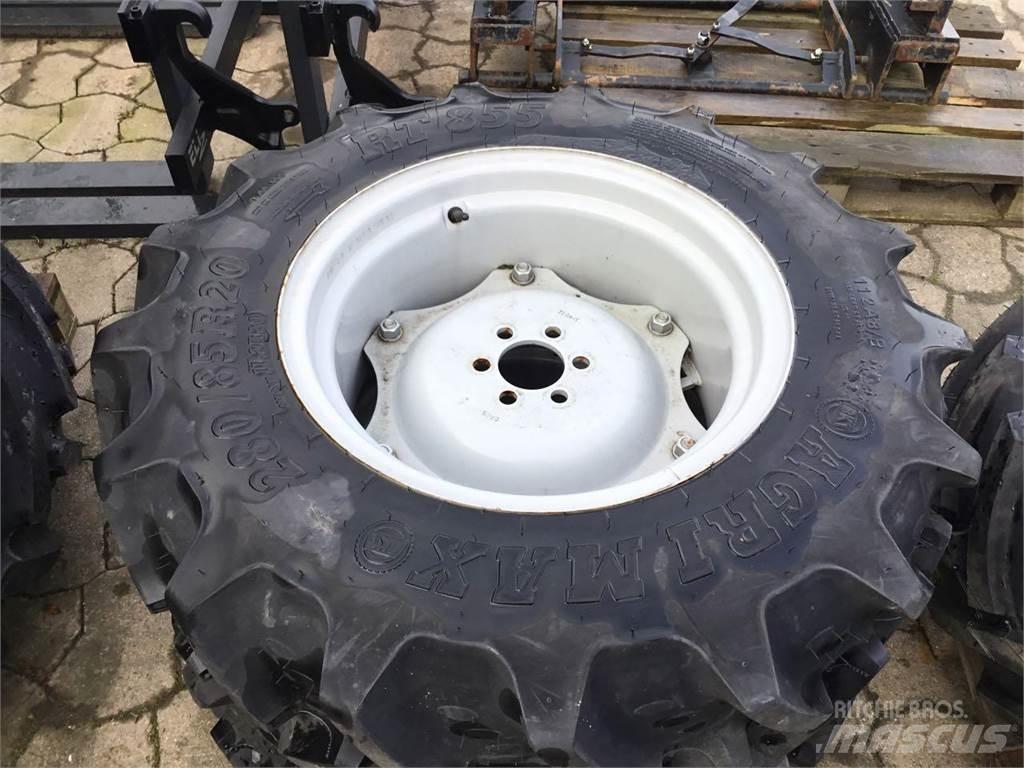 BKT 280/85R20 Pneumatici, ruote e cerchioni