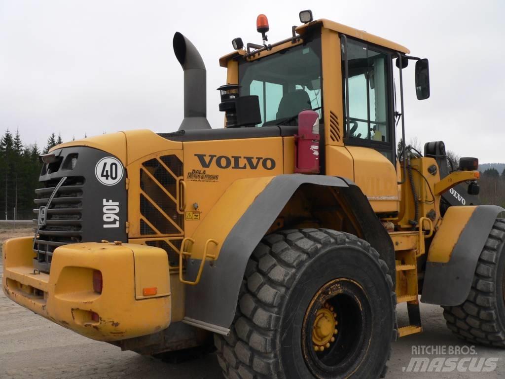 Volvo L 90 F Pale gommate