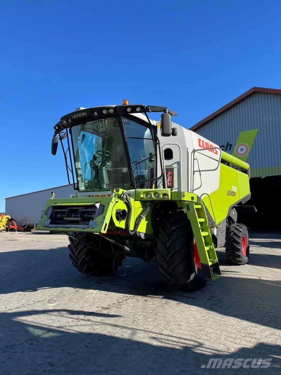 CLAAS Lexion 750 Mietitrebbiatrici