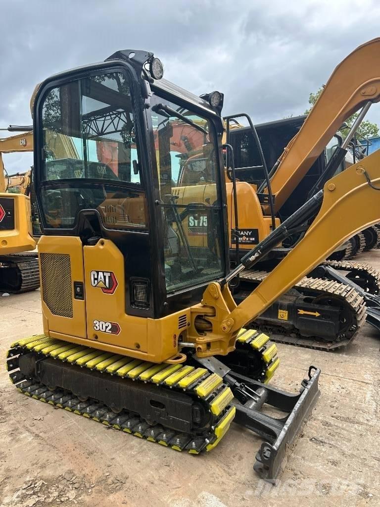 CAT 302 Miniescavatori