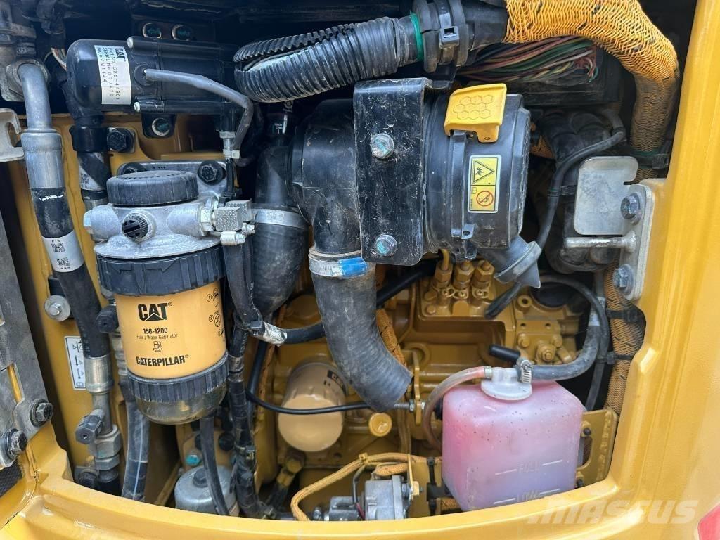 CAT 302 Miniescavatori