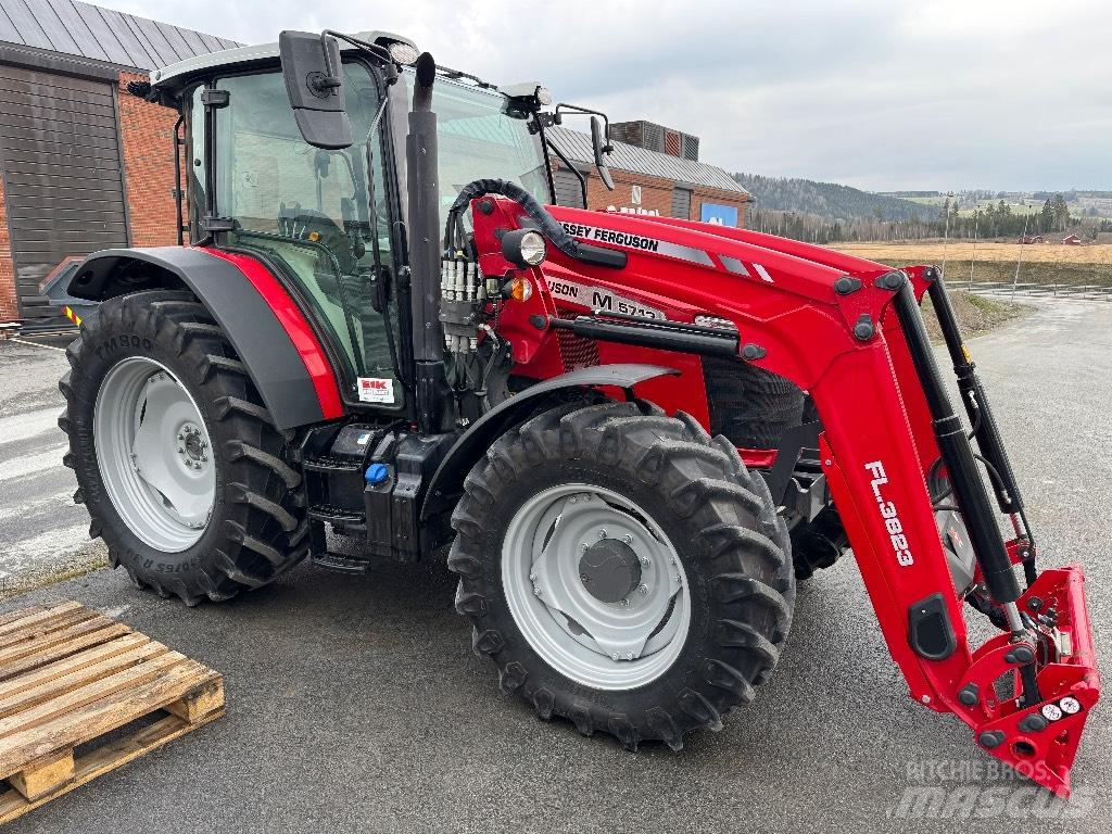Massey Ferguson 5713 Trattori