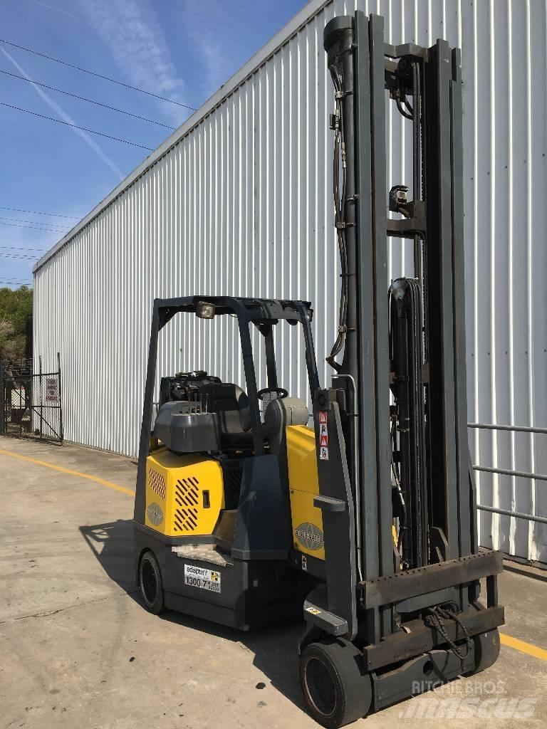 Aisle-Master 20S Elevatore passaggio stretto
