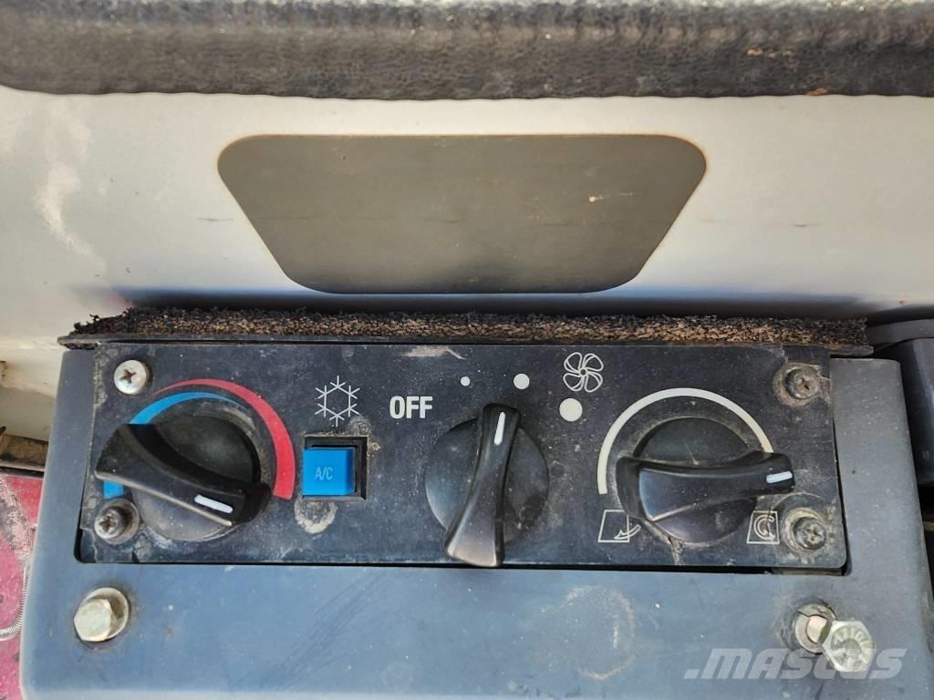 Takeuchi TB 180 FR Escavatori cingolati