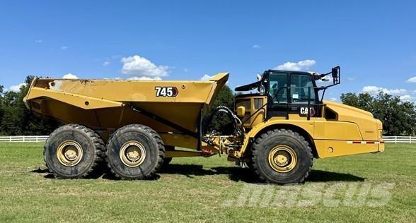 CAT 745 Dumpers articolati