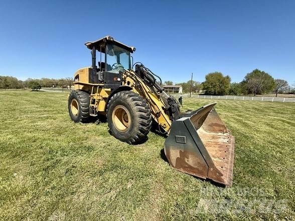 CAT 924G Pale gommate