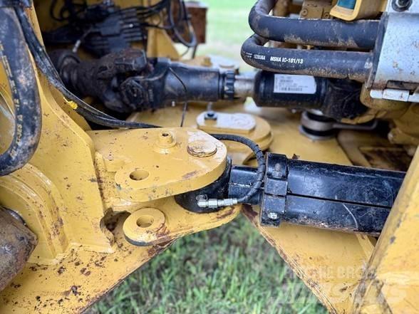 CAT 938M Pale gommate