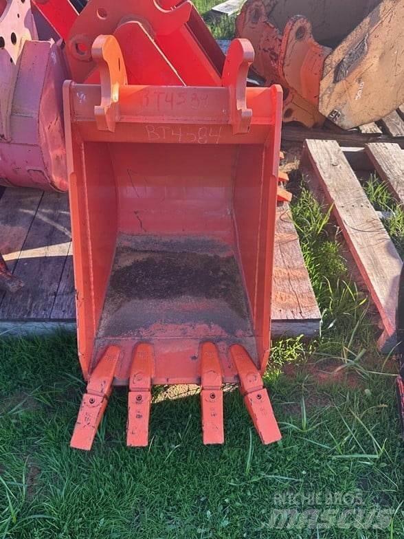Kubota BT4584 Benne