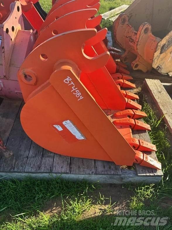 Kubota BT4584 Benne