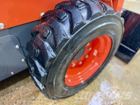 Kubota SSV65 Mini Pale Gommate