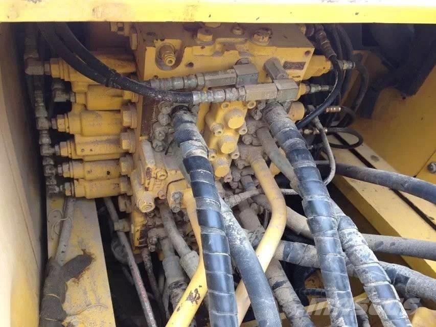 Komatsu pc220-7 Escavatori cingolati