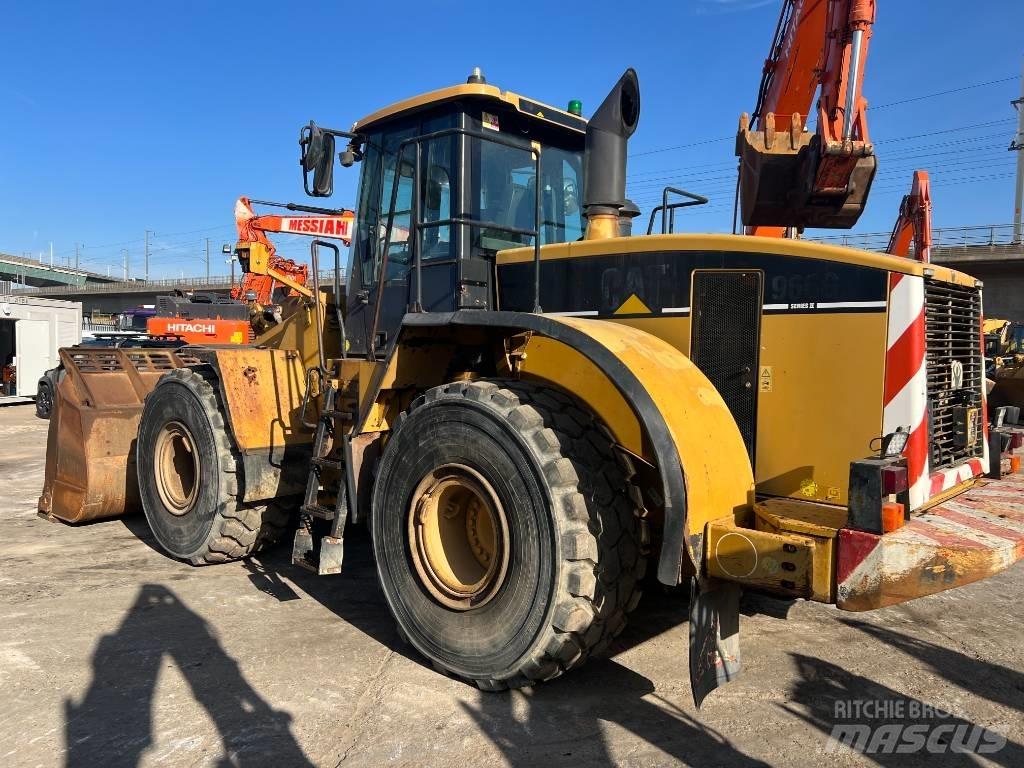 CAT 966 G II Pale gommate