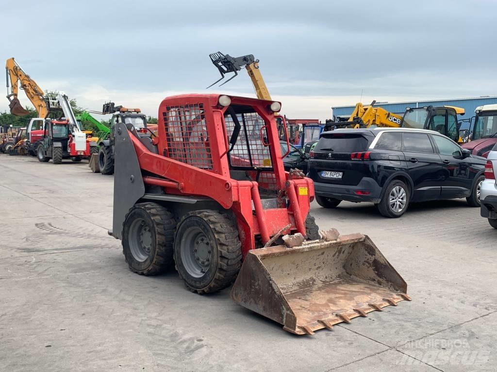 Gehl 4240 Mini Pale Gommate