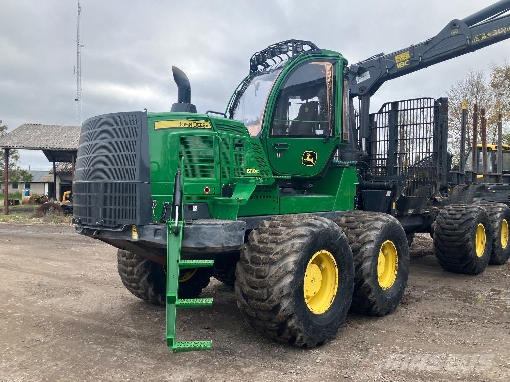 John Deere 1910G Forwarder