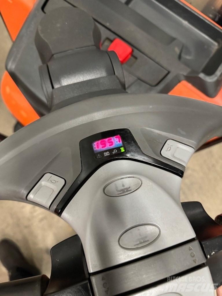 Toyota SWE120L Transpallet uomo a terra