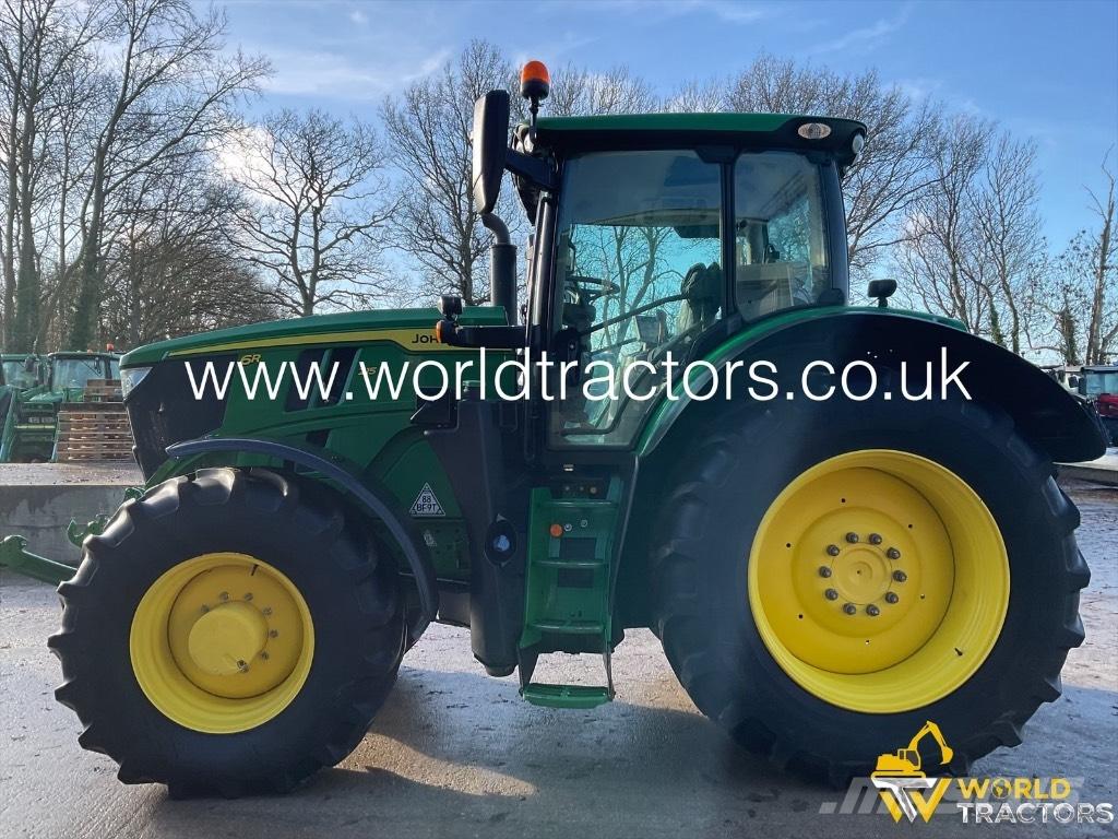 John Deere 6R215 Trattori