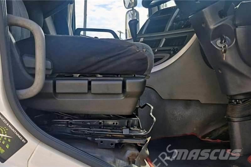 UD Quon 26-370 Camion altro