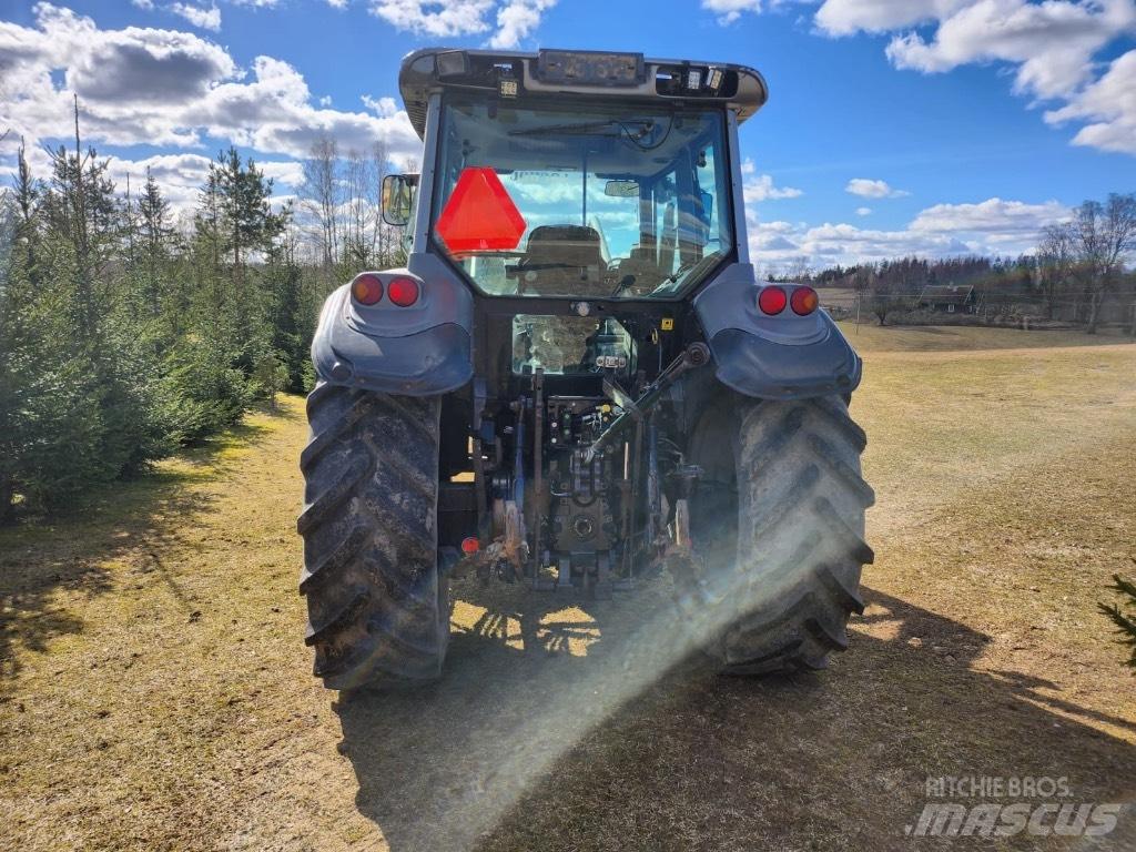 Valtra M 120 Trattori