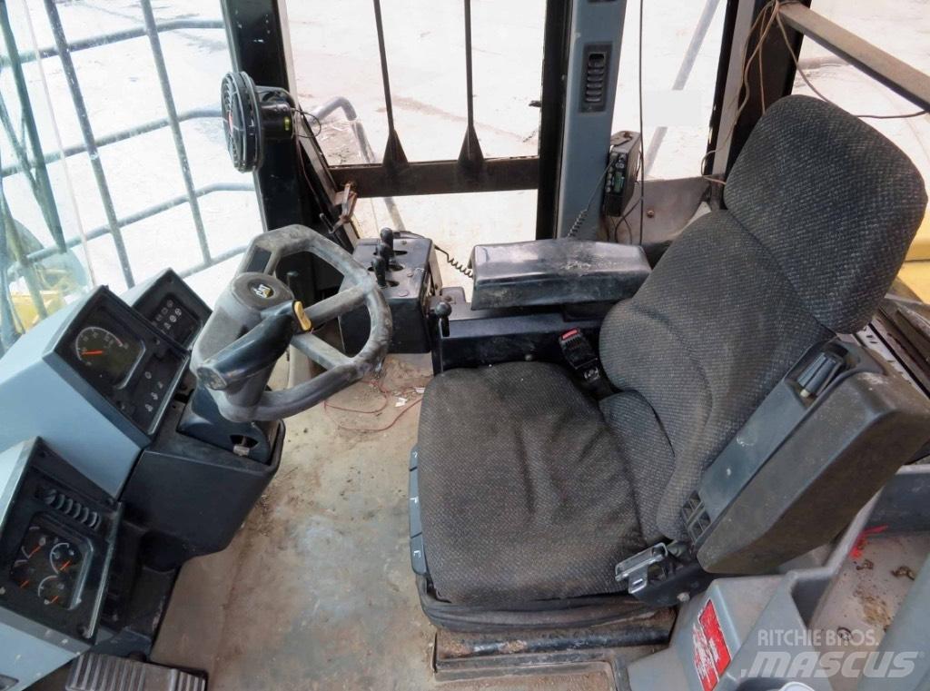 CAT 972 G Pale gommate