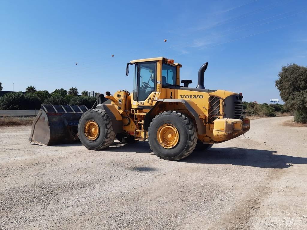 Volvo L 120 F Pale gommate