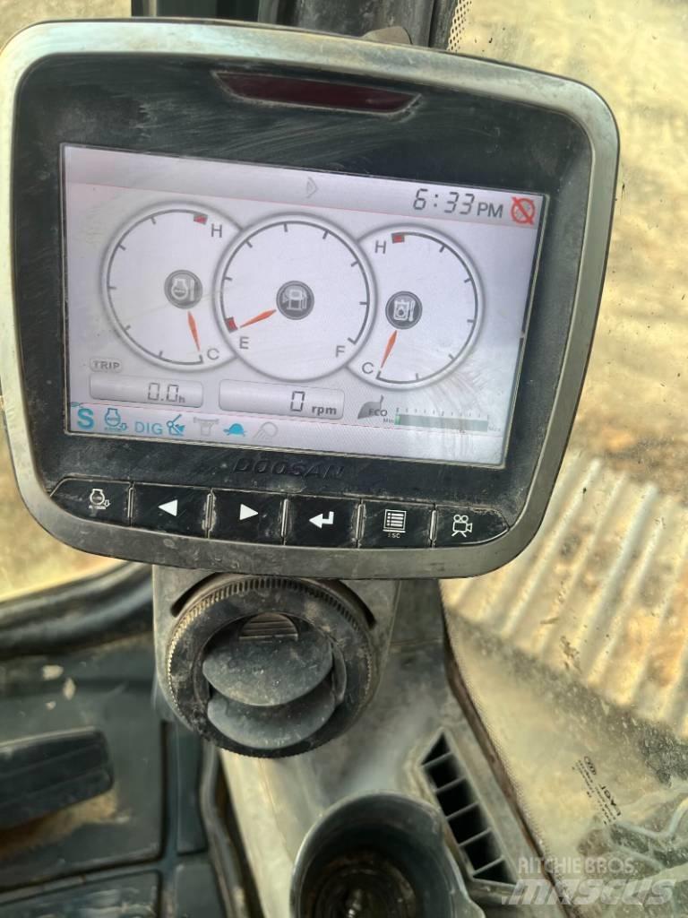Doosan DX225LC-9C Escavatori cingolati