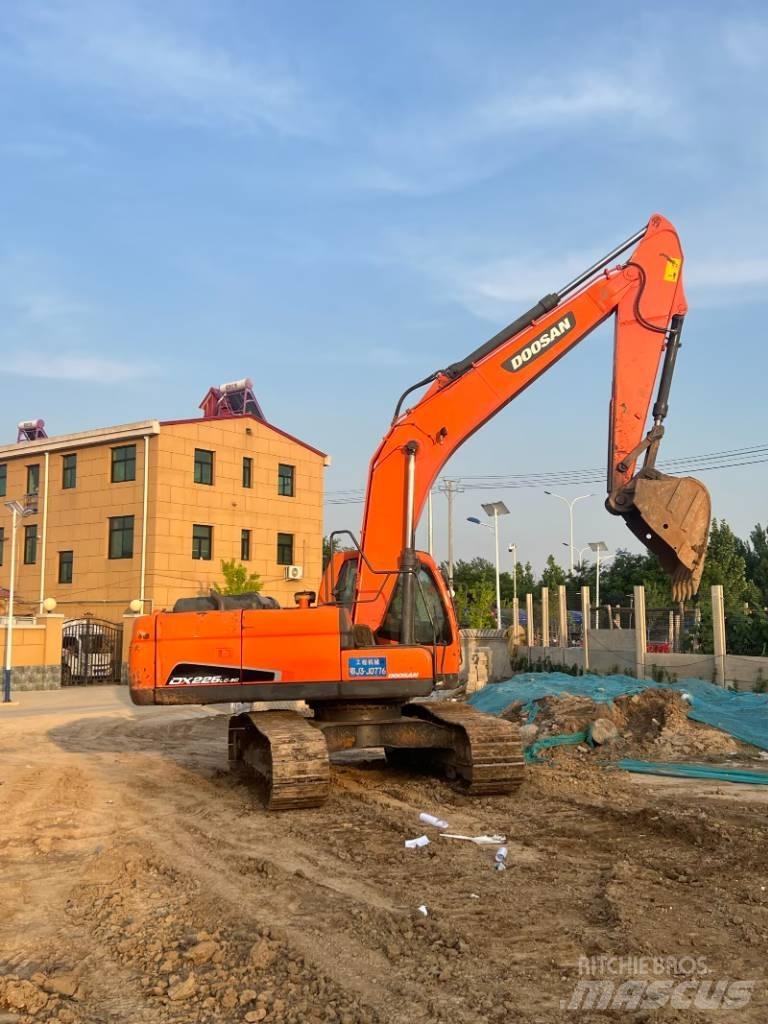 Doosan DX225LC-9C Escavatori cingolati