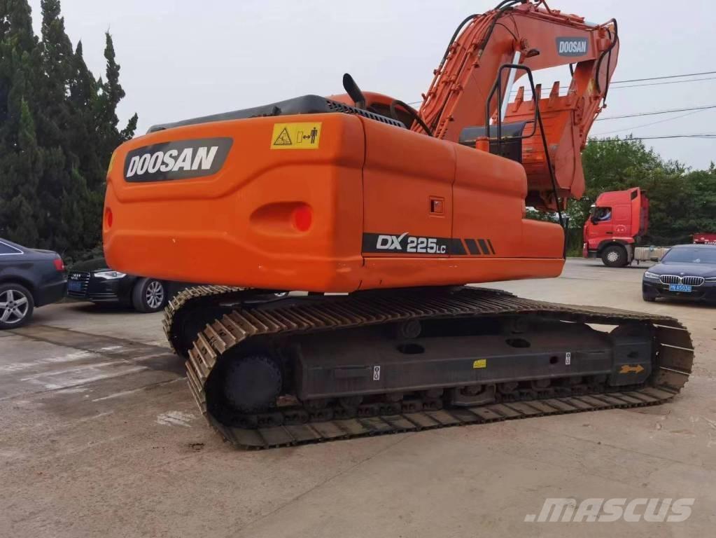 Doosan dx225 Escavatori cingolati