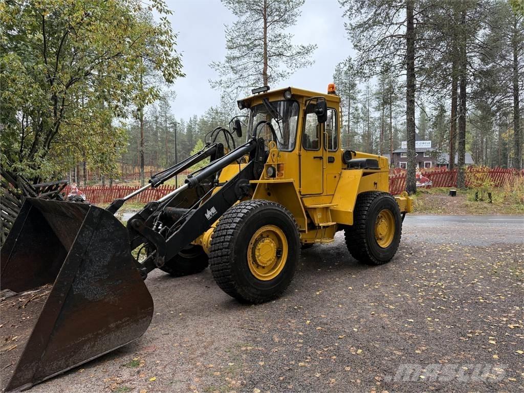 Volvo BM L70 1990 Pale gommate