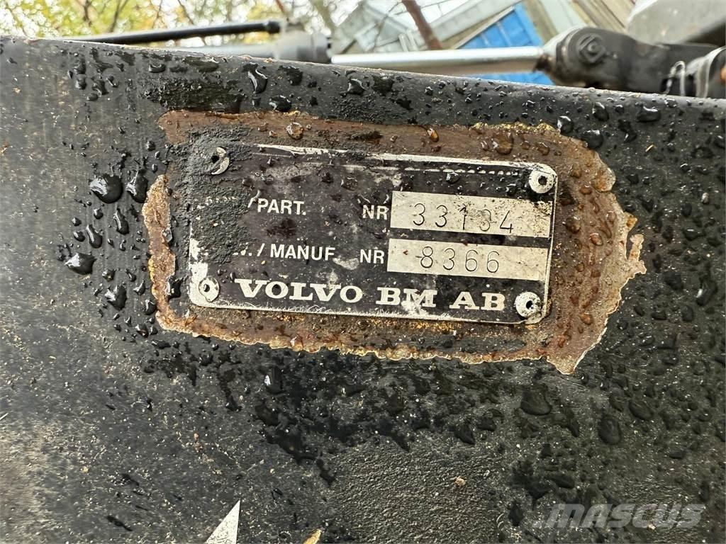 Volvo BM L70 1990 Pale gommate