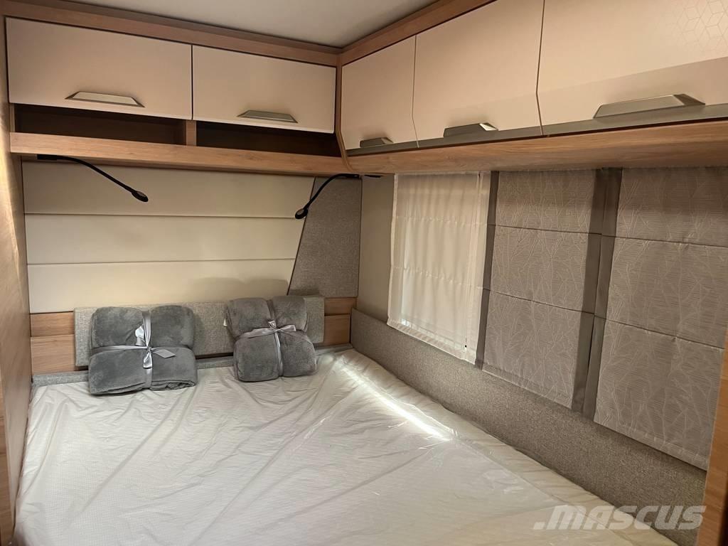 Knaus Südwind Camper e roulotte