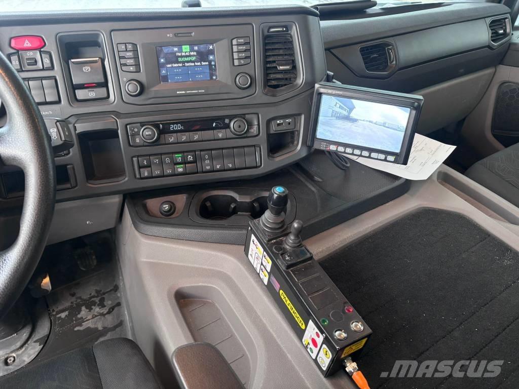 Scania P 360 Camion con gancio di sollevamento