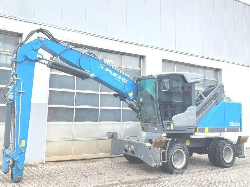 Fuchs MHL 320 F Movimentazione rifiuti