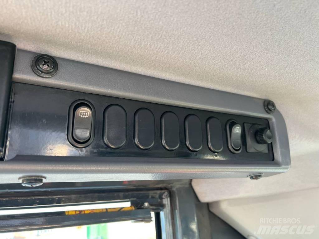 Komatsu WA 470-8 Pale gommate