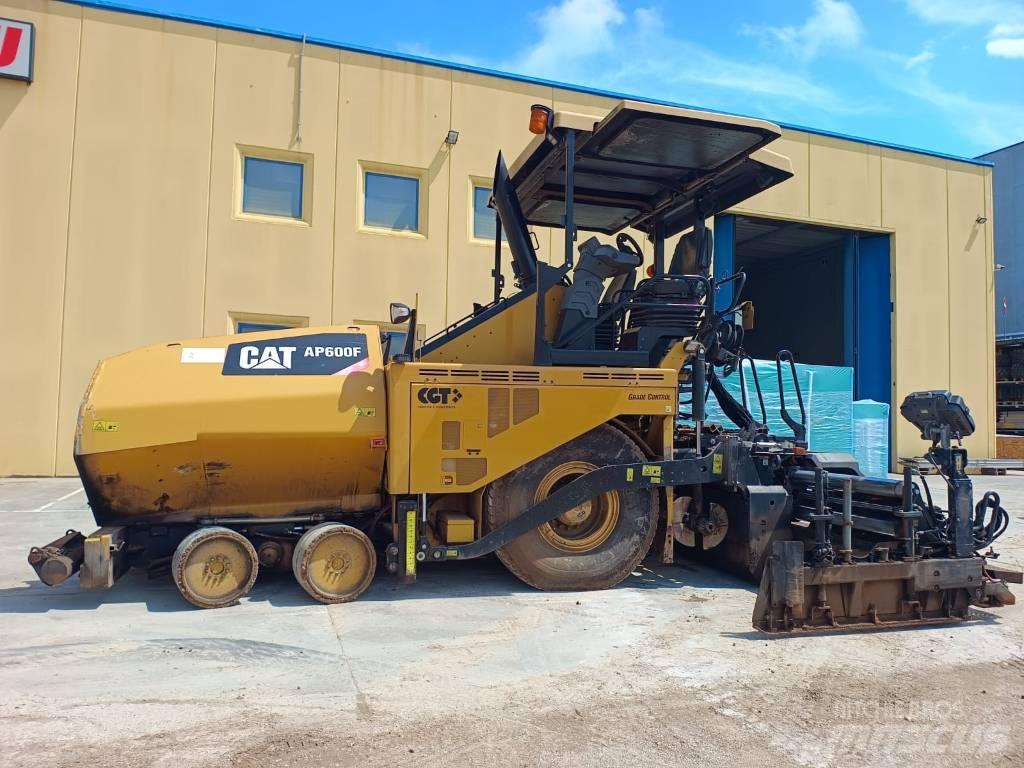 CAT AP 600F Finitrici