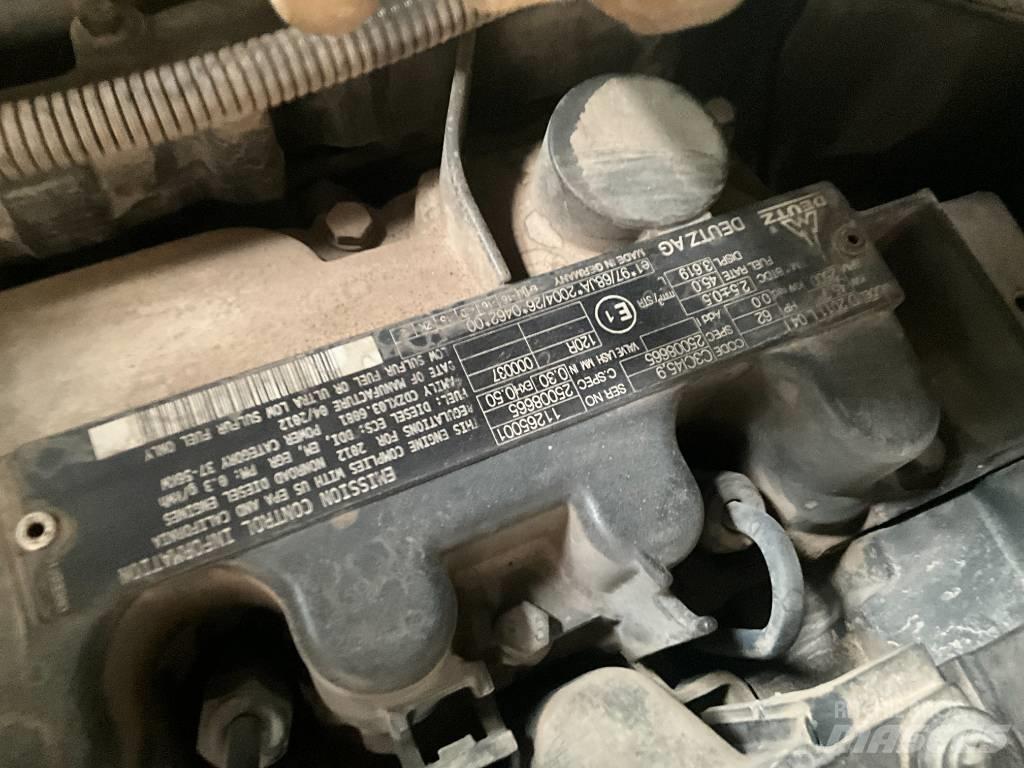 JCB 406 B Pale gommate