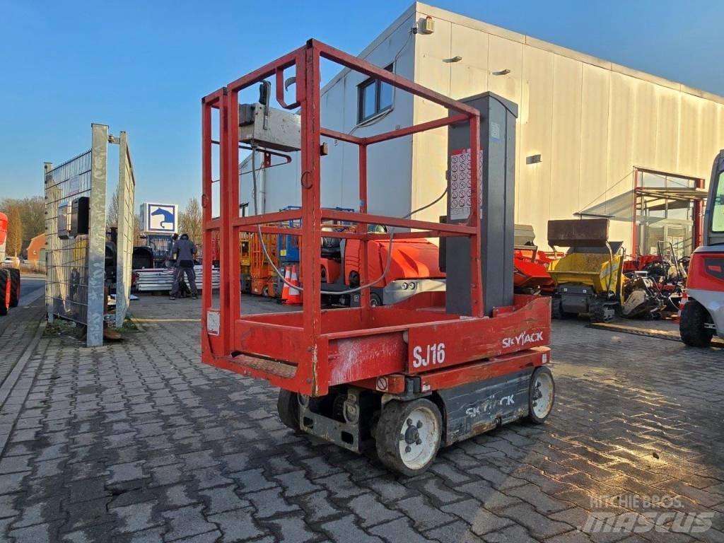 SkyJack SJ 16 Sollevatori verticali