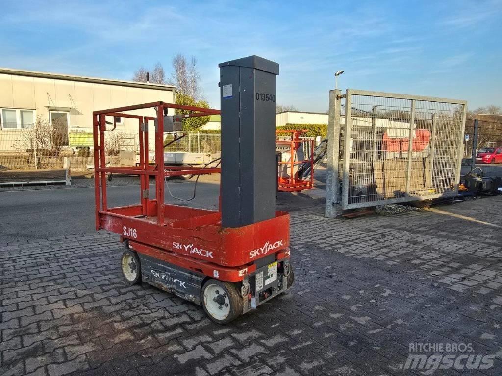 SkyJack SJ 16 Sollevatori verticali