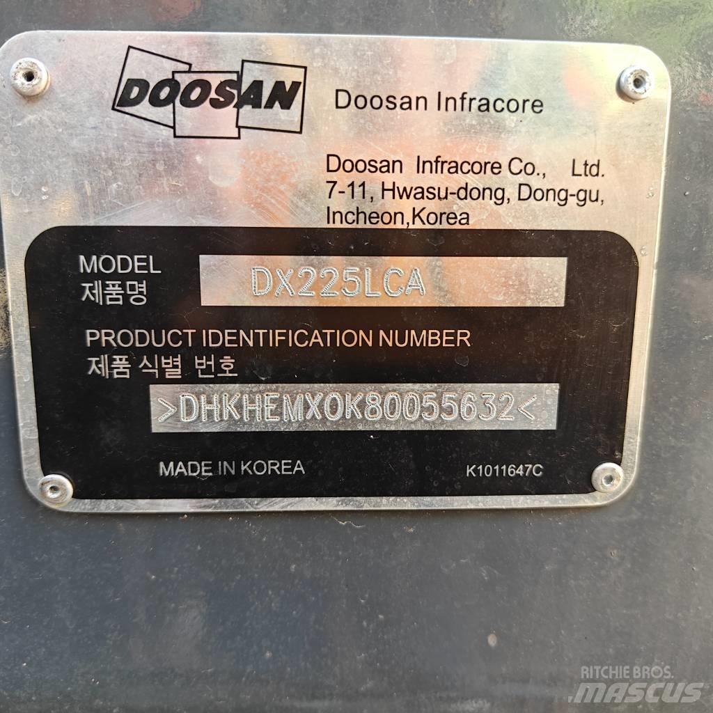 Doosan DX 225 LCA Escavatori cingolati