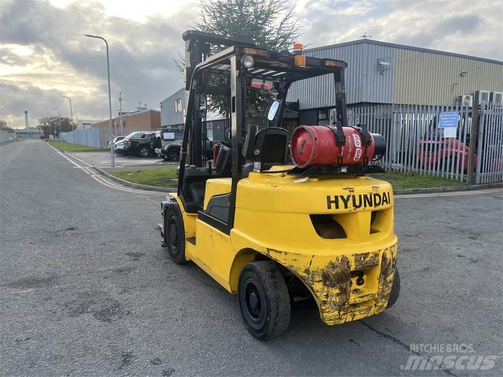 Hyundai 35L-7A Carrelli elevatori GPL