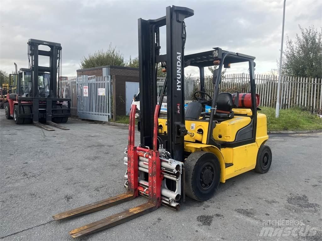 Hyundai 35L-7A Carrelli elevatori GPL