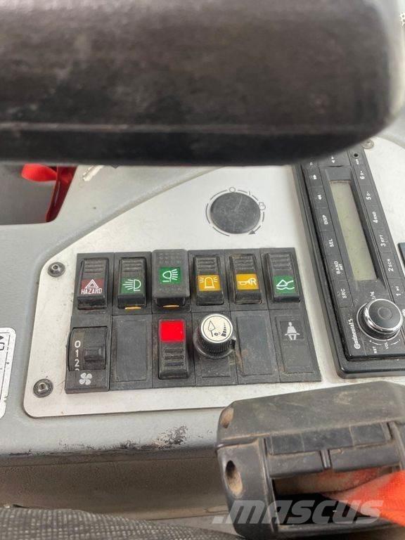 Terex TL70 Pale gommate