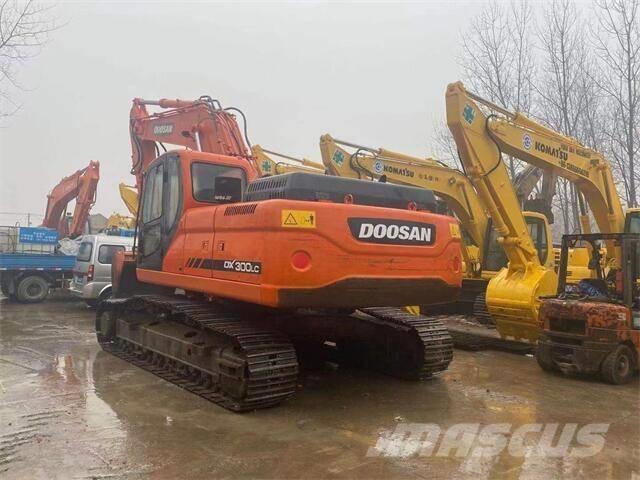 Doosan DX300 Escavatori cingolati
